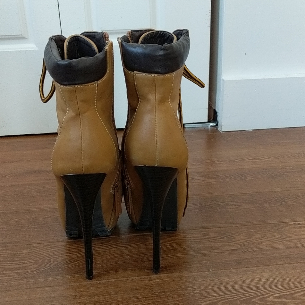 High heels - Picture 2 of 5